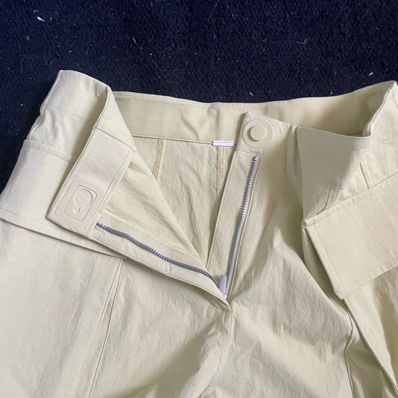 Lululemon Trek Cargo Shorts - Picture 4 of 6